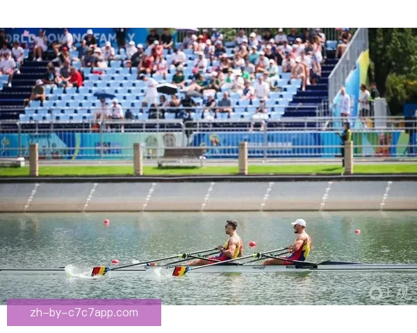 全国赛艇锦标赛：纷繁激烈的角逐与绚丽背后的青春风采